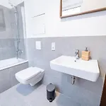 Apartman Fullhouse - Nh14 - 3 Bedrooms, Washing Machine *
