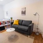 Fullhouse - Nh14 - 3 Bedrooms, Washing Machine Apartman *