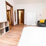 Fullhouse - Nh14 - 3 Bedrooms, Washing Machine * Halle (Saale)