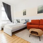 Fullhouse - Nh14 - 3 Bedrooms, Washing Machine Apartment *