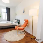 Fullhouse - Nh14 - 3 Bedrooms, Washing Machine