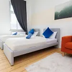 Fullhouse - Nh14 - 3 Bedrooms, Washing Machine *