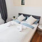 Apartment Fullhouse - Nh14 - 3 Bedrooms, Washing Machine