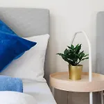 Fullhouse - Nh14 - 3 Bedrooms, Washing Machine Apartment