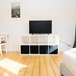 Fullhouse - Nh14 - 3 Bedrooms, Washing Machine