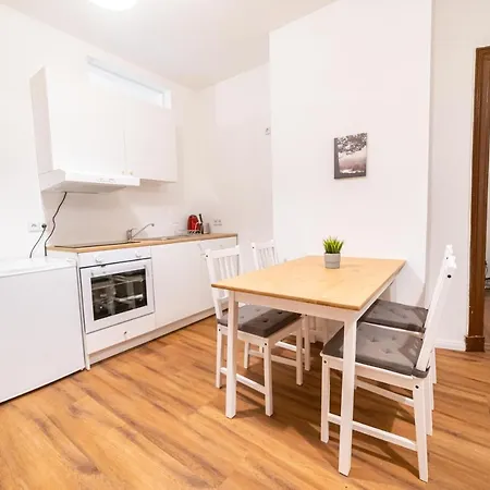 Fullhouse - Nh14 - 3 Bedrooms, Washing Machine * Halle (Saale)