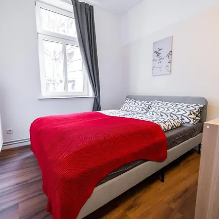 Fullhouse - Nh14 - 3 Bedrooms, Washing Machine Apartment *