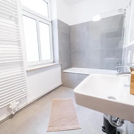 Fullhouse - Nh14 - 3 Bedrooms, Washing Machine Halle (Saale)
