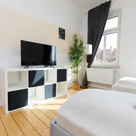 Fullhouse - Nh14 - 3 Bedrooms, Washing Machine * Halle (Saale)