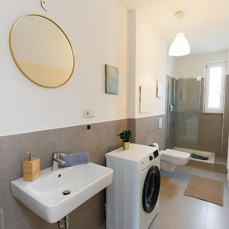 Fullhouse - Nh14 - 3 Bedrooms, Washing Machine * Halle (Saale)