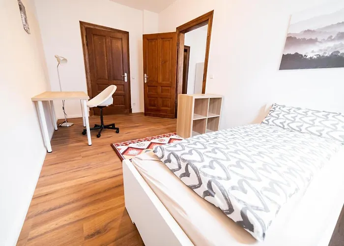 Apartment Fullhouse - Nh14 Apartments - 3 Bedrooms, Washing Machine