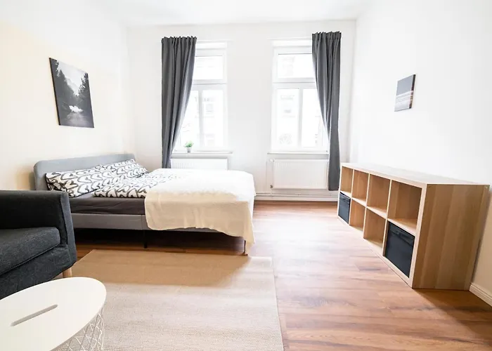 Apartment Fullhouse - Nh14 Apartments - 3 Bedrooms, Washing Machine *