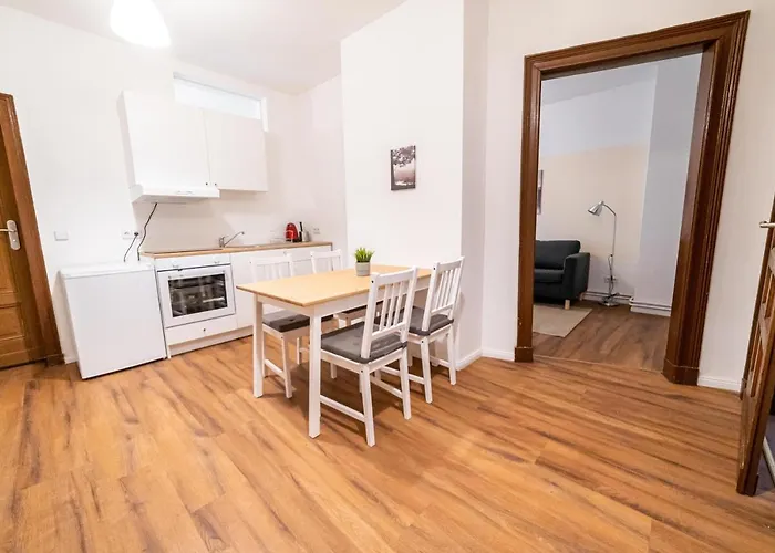 Fullhouse - Nh14 Apartments - 3 Bedrooms, Washing Machine